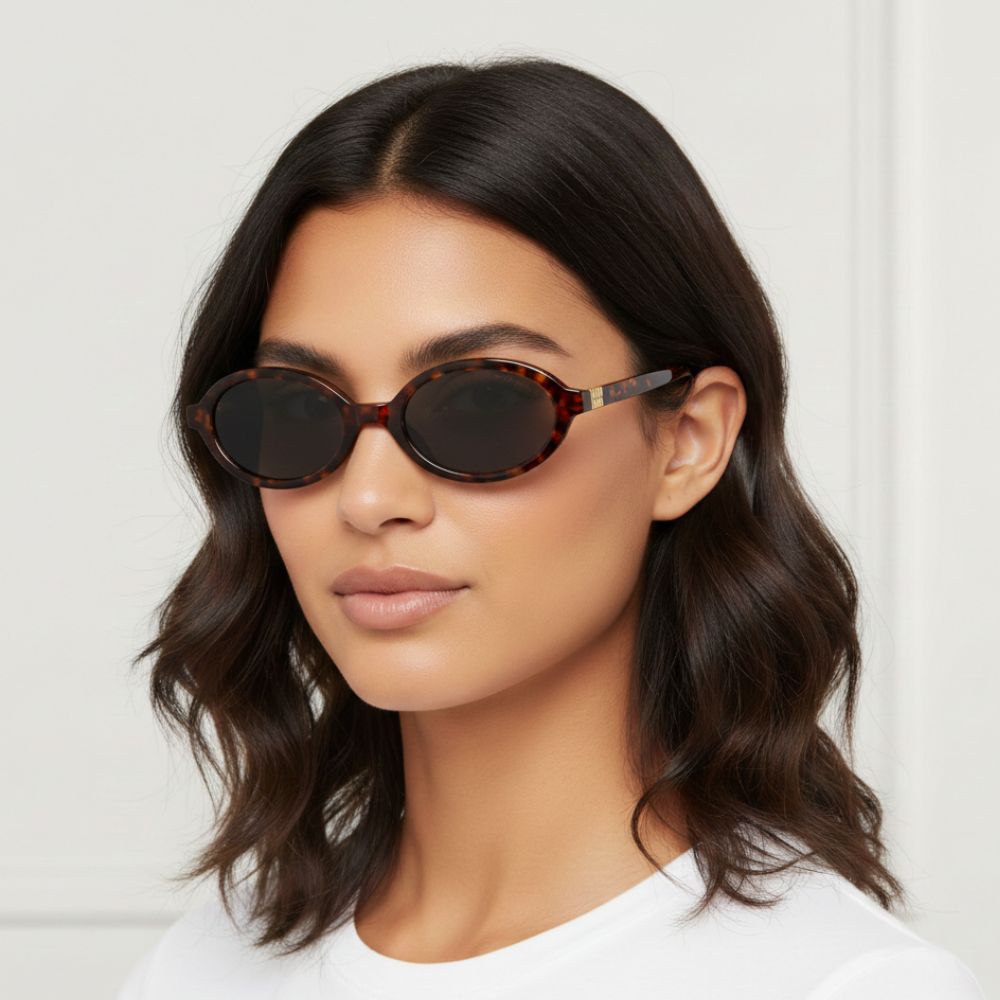 Óculos de Sol Feminino Miu Miu Oval MU 04ZS Cor Havana - Óticas